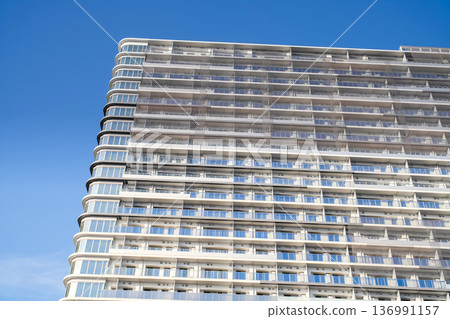 Image of a family-type apartment 136991157