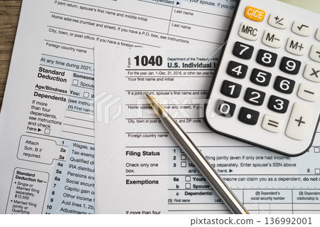 Tax form 1040 U.S. Individual Income Tax Return, business finance. 136992001
