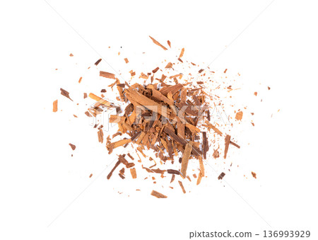 Broken ceylon cinnamon isolated, cinnamomum verum bark pieces 136993929