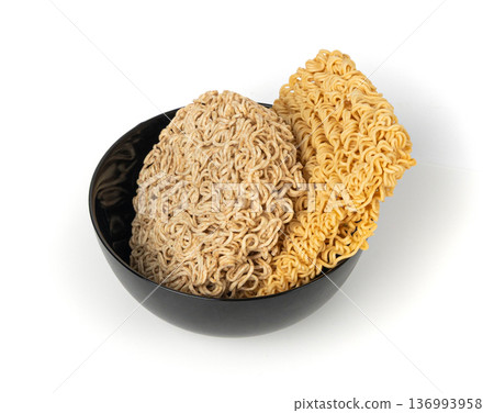 Raw Noodles, Dry Round Ramen Noodle, Uncooked Korea Vermicelli, Chinese Wheat Pasta 136993958