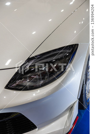 車燈 136994204