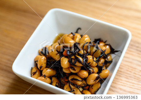 Boiled beans and hijiki seaweed 136995363