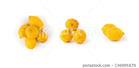 Old dried lemons. Fruits with darkened skins 136995879