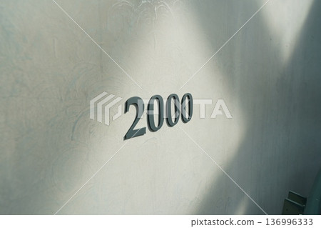 2000 typography pieces where light and shadow intersect 136996333
