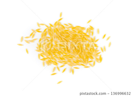 Raw orzo pasta, risoni or kritharaki pile Raw orzo pasta, risoni or kritharaki pile 136996632