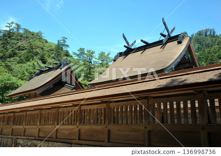 Izumo Taisha shines in the blue sky 136998736