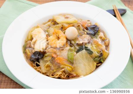 Delicious fried noodles with red bean paste 136998936