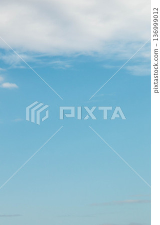 Blue sky and white clouds 136999012
