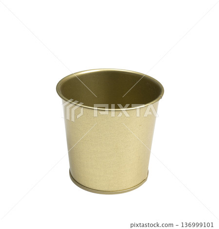 an copper vase 136999101