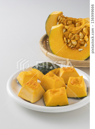 Cut pumpkin pumpkin 136999666