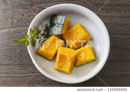 Boiled pumpkin, boiled pumpkin, simmered pumpkin 136999898