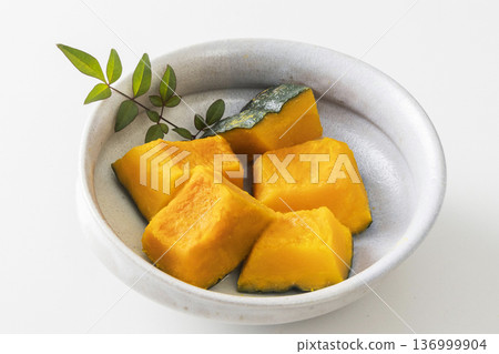 Boiled pumpkin, boiled pumpkin, simmered pumpkin 136999904