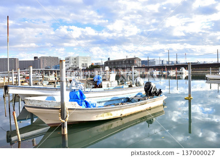 Fishing boats moored at the mouth of the Ebi River in Minami-Funabashi 137000027