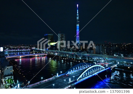 從隅田川看到的天空樹和夜景 137001396