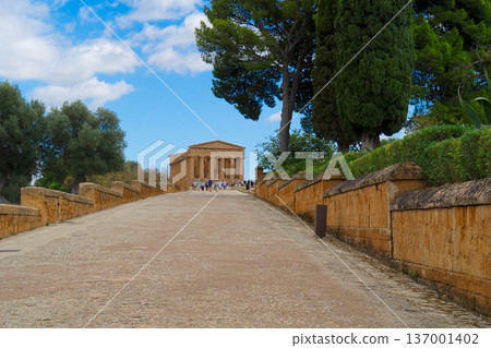Agrigento site with ancient greek ruins, Sicily Agrigento site with ancient greek ruins, Sicily 137001402