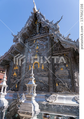 泰國清邁Wat Srisuphan寺主殿的銀色外牆 137002108