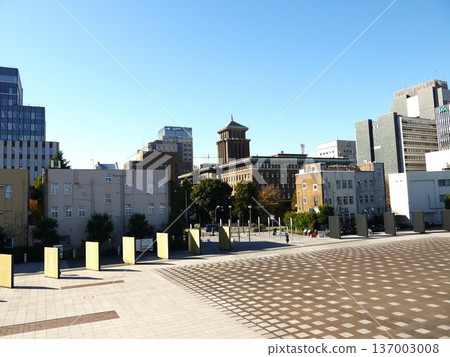 復古建築，藍天白雲 137003008