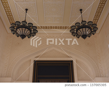 Arabic Architectural Design Details Exterior Ornate Archway Lanterns Arabic Architectural Design Details Exterior Ornate Archway Lanterns 137005305