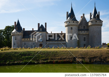 Great Chateau de Sully-sur-Loire Great Chateau de Sully-sur-Loire 137005764