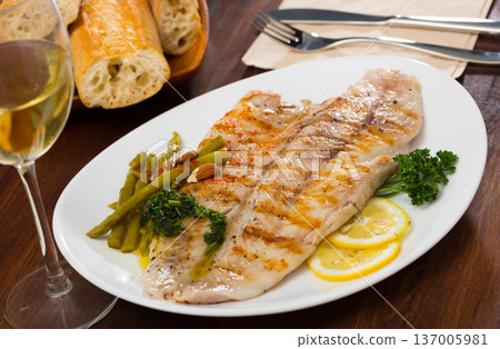 Roasted perch fish fillet 137005981