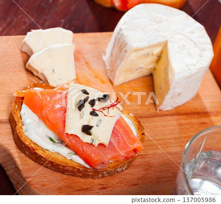 Bruschetta with salmon and cambozola Bruschetta with salmon and cambozola 137005986