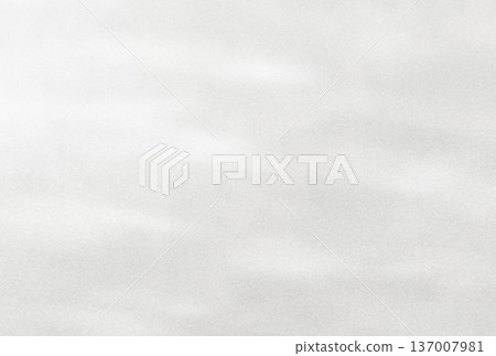 背景圖片呈現柔和、銀色、閃爍的光影圖案。 137007981