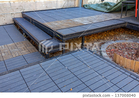 Ground step level 137008040