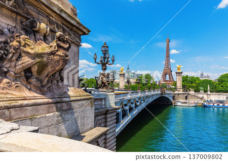 Close view of Alexandre III Bridge with sculptures over Seine river, Paris, France 137009802