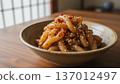 日式餐桌上，盛放在精緻餐盤中的一大盤辣味魔芋金平。 137012497