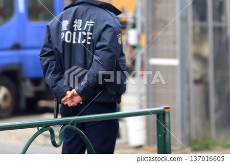 警方嚴厲打擊交通違法行為 警方嚴厲打擊交通違法行為 137016605