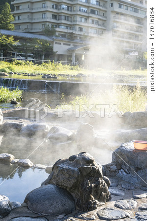 Misasa Onsen Riverside Open-Air Bath 137016834