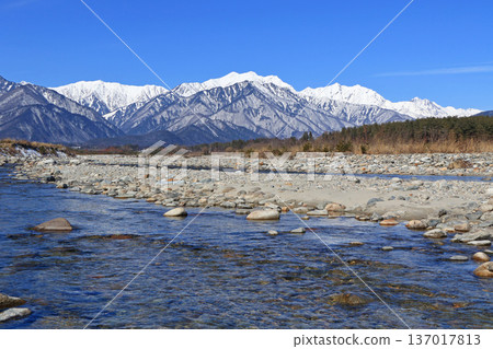 信濃大町山景：冬季北阿爾卑斯立山連峰 137017813