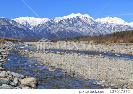 信濃大町山景:冬季北阿爾卑斯立山連峰 信濃大町山景:冬季北阿爾卑斯立山連峰 137017873