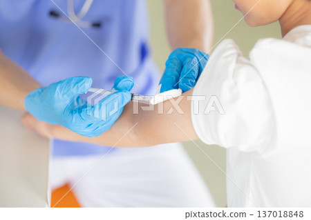 Medical Pediatrics Children receiving vaccinations 137018848