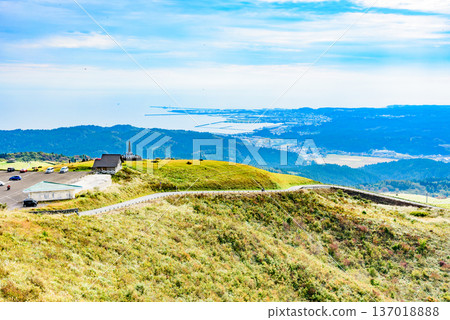 從秋田縣男鹿市幹峰山眺望 從秋田縣男鹿市幹峰山眺望 137018888