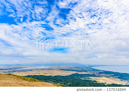 從秋田縣男鹿市幹峰山眺望 從秋田縣男鹿市幹峰山眺望 137018894