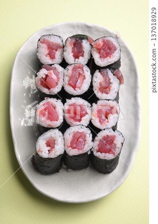 Iron rolled wrapping 137018929