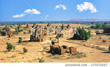 Spectacular views of the Old Bagan ruins in Myanmar Spectacular views of the Old Bagan ruins in Myanmar 137019267