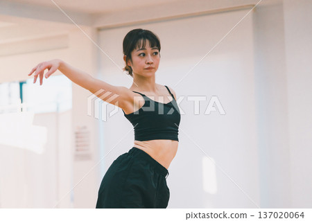 dancing, females, female 137020064