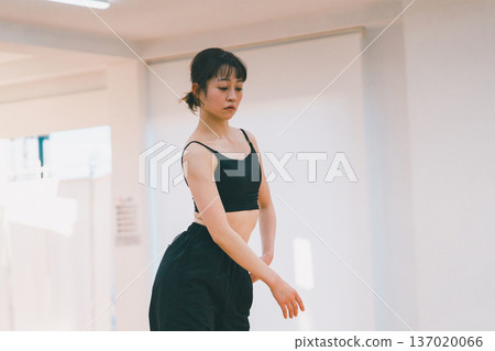 dancing, females, female 137020066