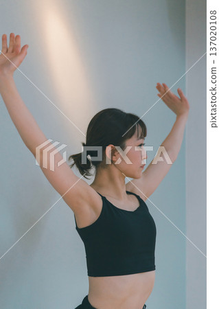 dancing, females, female 137020108
