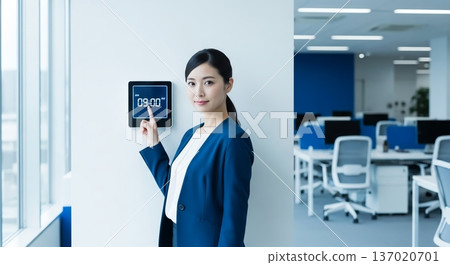 帶著微笑來上班，智慧考勤管理讓日常生活更輕鬆。 137020701