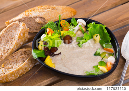 Cream soup with mushrooms and vegetables Cream soup with mushrooms and vegetables 137023310