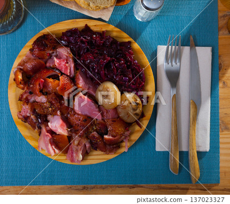 Top view of sliced pork shank with braised cabbage Top view of sliced pork shank with braised cabbage 137023327