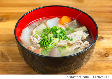 很多豬肉湯 137025015