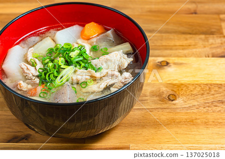 很多豬肉湯 137025018