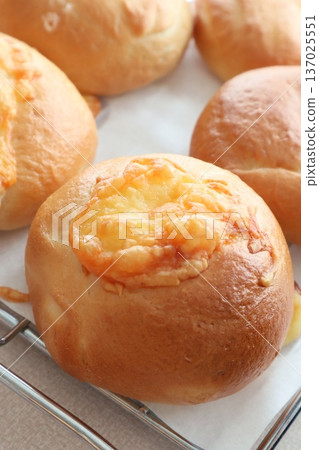 自製起司貝果麵包 自製起司貝果麵包 137025551