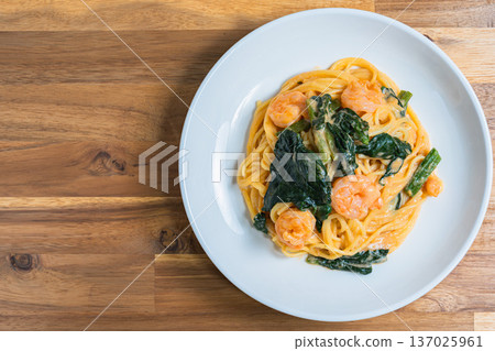 蝦仁菠菜番茄奶油義大利麵 137025961