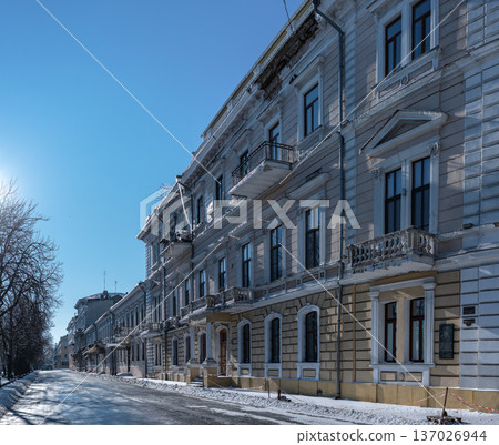 Snowy winter cityscape of UNESCO historic center of Odessa, Ukraine Snowy winter cityscape of UNESCO historic center of Odessa, Ukraine 137026944