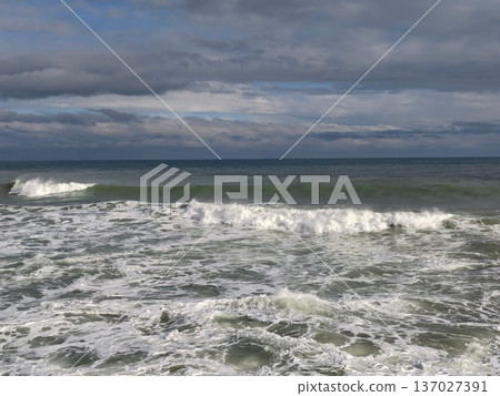 Waves and sea, Vast ocean with rolling breakers, Constant surf and turbulent water surface Waves and sea, Vast ocean with rolling breakers, Constant surf and turbulent water surface 137027391